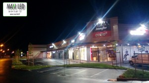 projecteur LED centre commercial